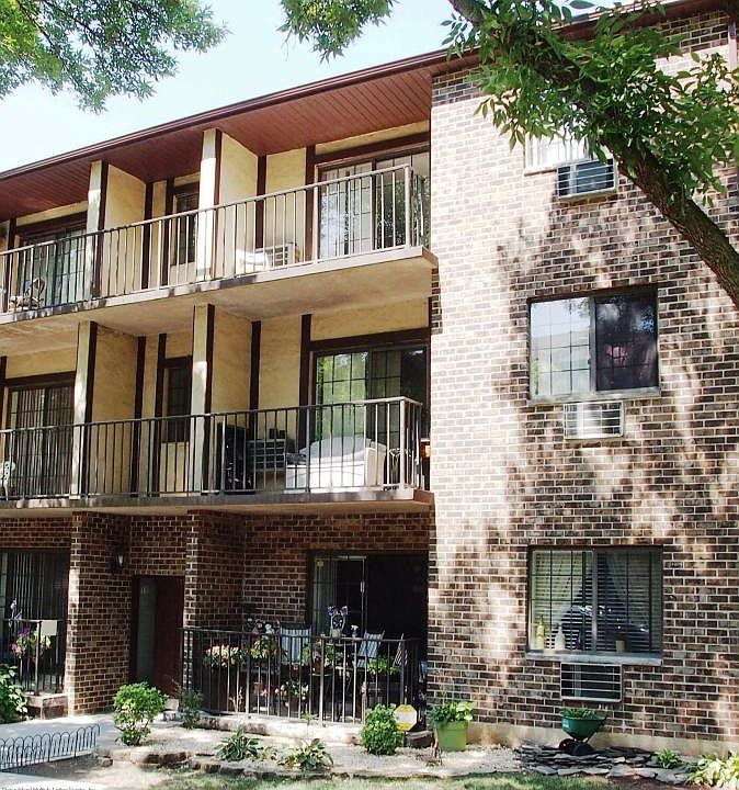 1st image of 9 Donna Ct APT 11