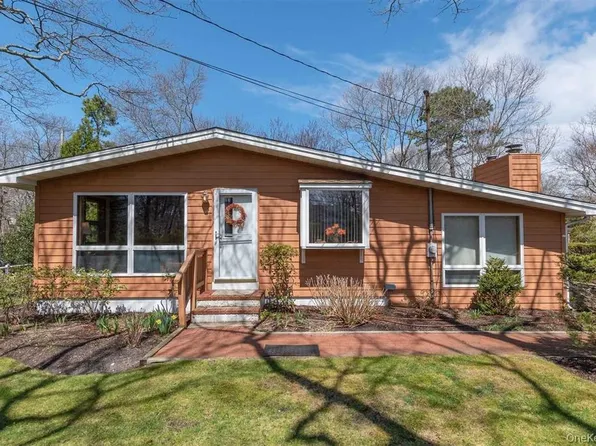 40 Atlantic Avenue, Hampton Bays, NY 11946