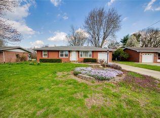5017 Staten Dr, Godfrey, IL 62035