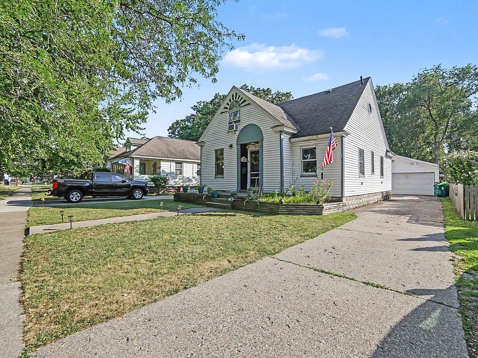 1st image of 513 Fowler St