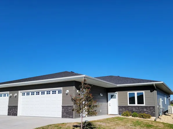 407 Tee Box Ln NE, Stewartville, MN 55976