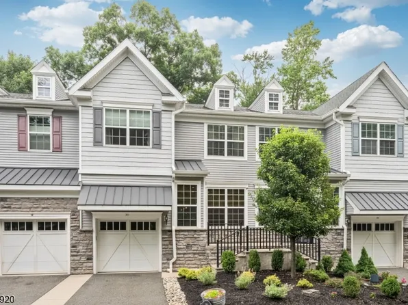 20 Masterson Ct, Waldwick Boro, NJ 07463