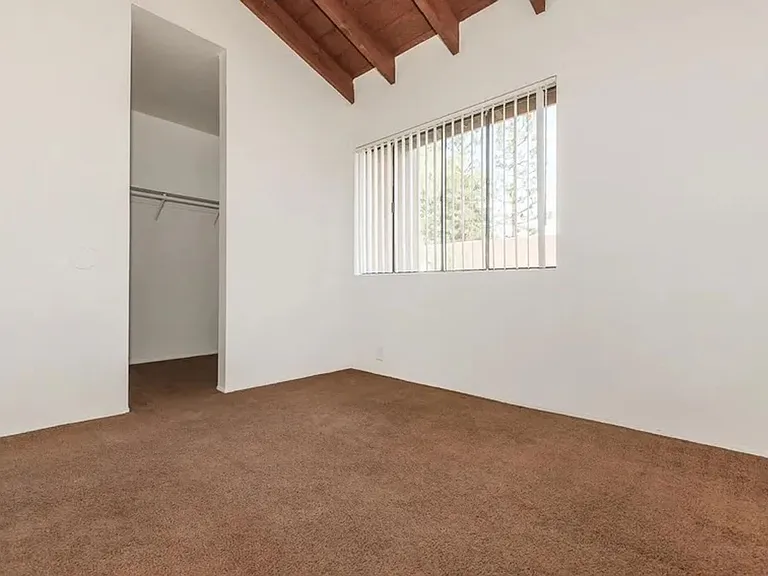 Pacific Terrace — Photo 49
