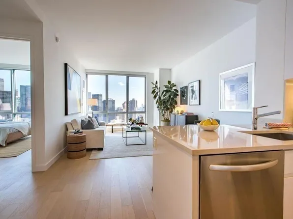 160 Madison Avenue image 1 of 15