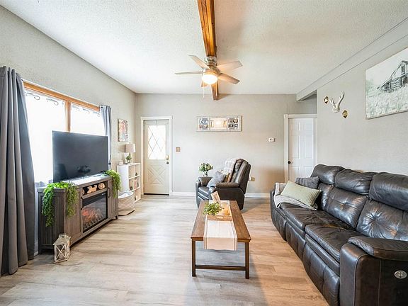 4th image of 202 Ash Ave