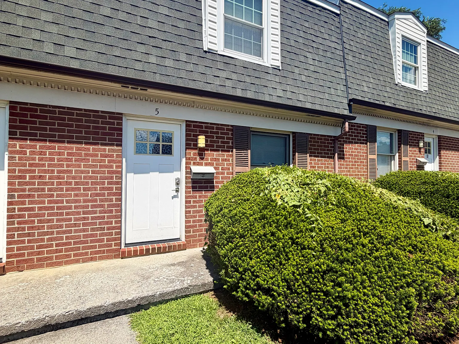 2 bed, 1.5 bath, 1000 sqft, $1,525 — Photo 1