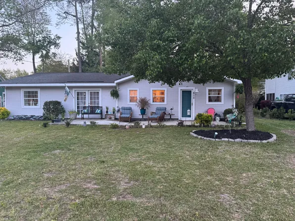 615 15th Ave S, Surfside Beach, SC 29575