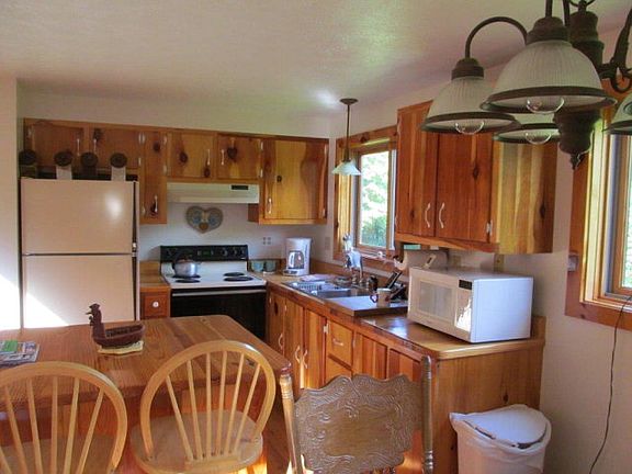2nd image of 198 W Eaglewood Ln