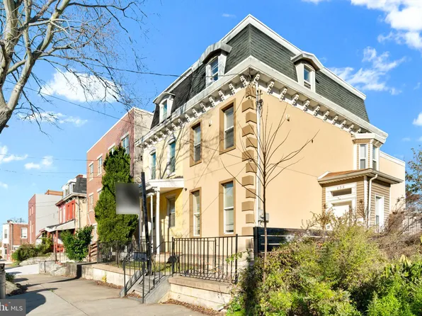 653 N 35th St, Philadelphia, PA 19104