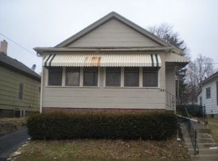 482 North St, Elgin, IL 60120