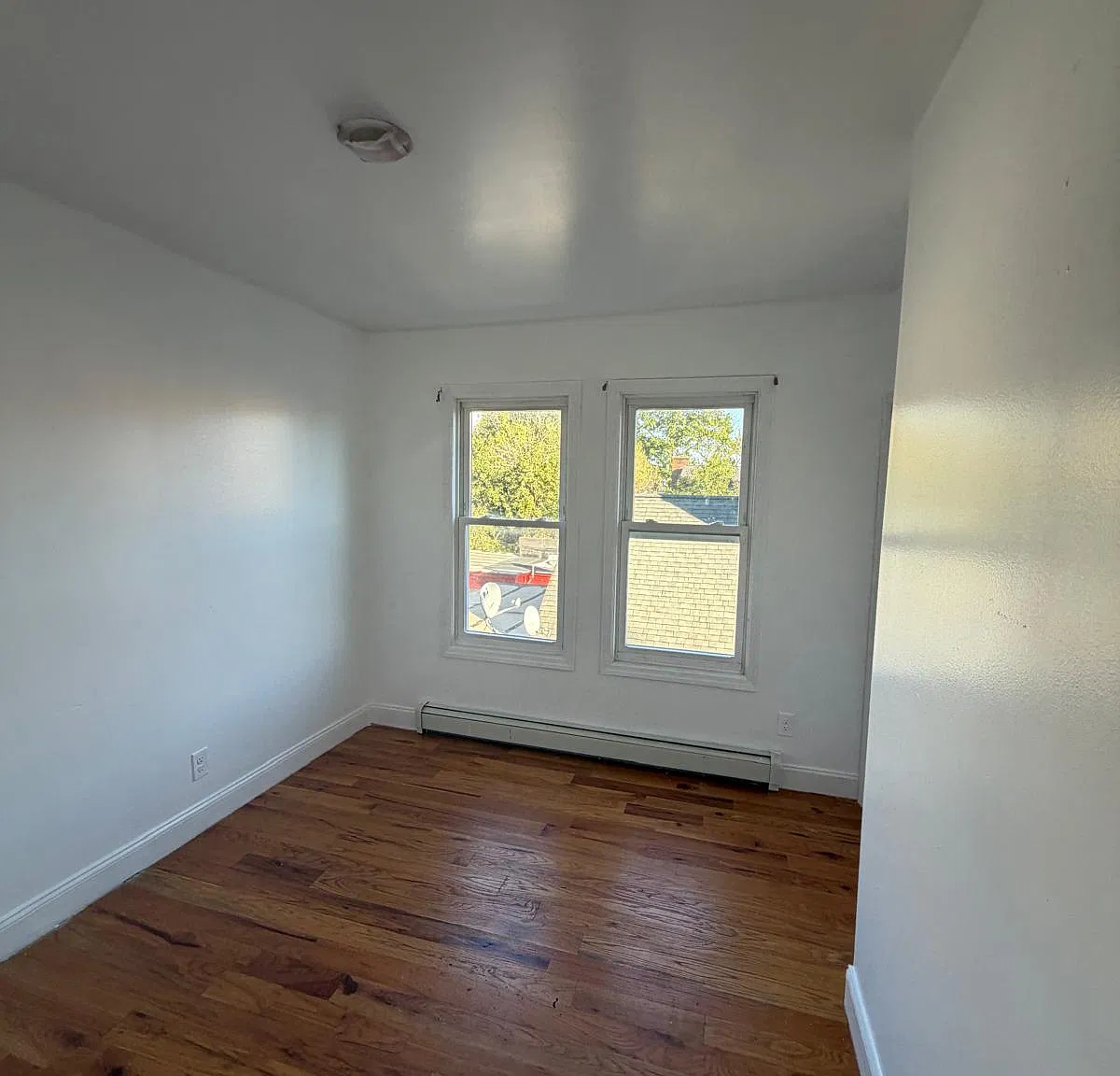 3 bed, 1200 sqft, $2,150 — Photo 1