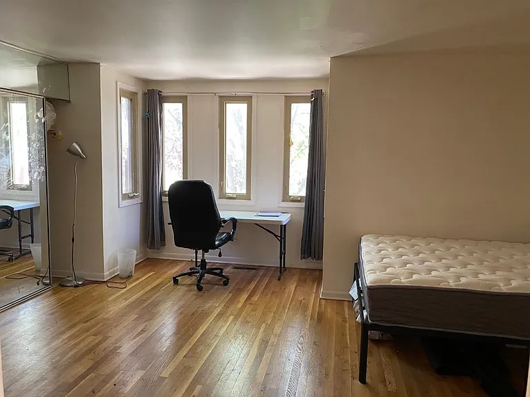 2821 S Michigan Ave #B — Photo 3