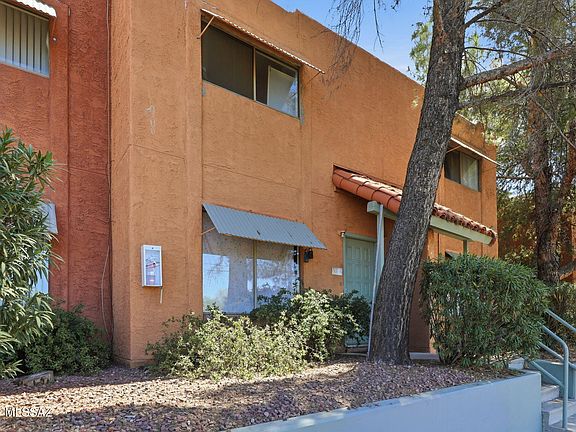 3rd image of 2950 N Alvernon Way APT 1105