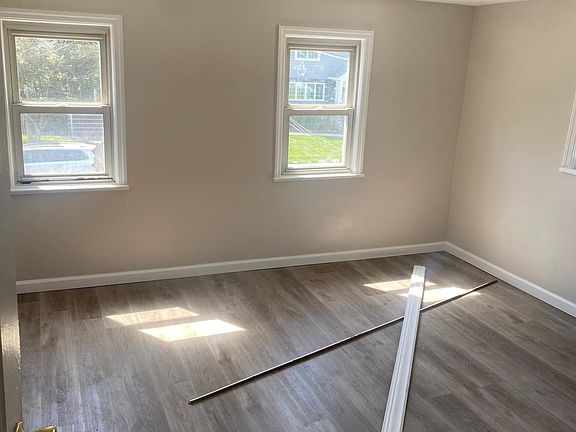 2nd image of 148 Linden Ave