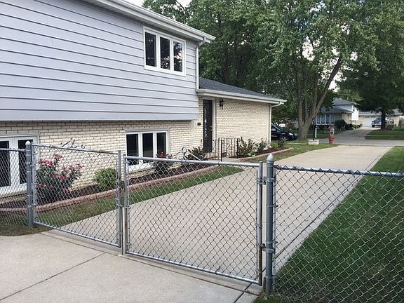 3rd image of 9000 S Moody Ave