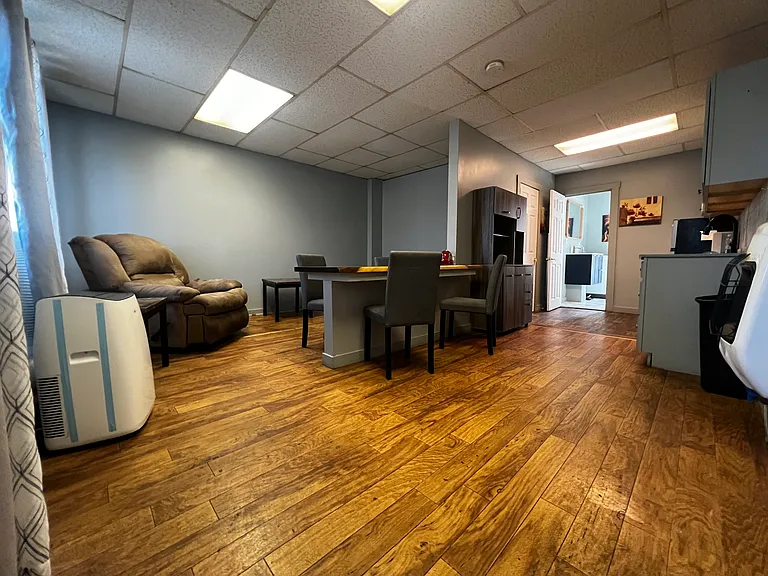 1 E Main St #2 — Photo 4