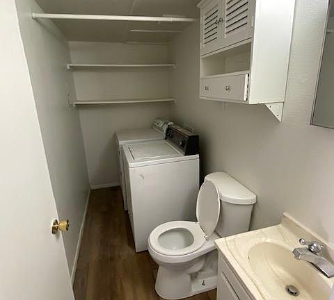5th image of 719 W Aspen Ave