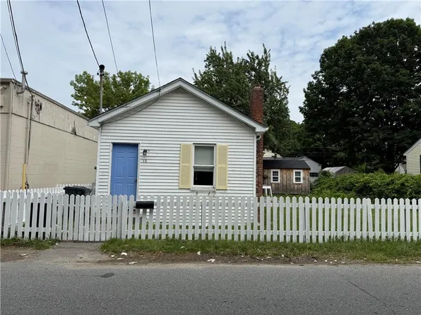 12 Sherbourne Ave, Swansea, MA 02777