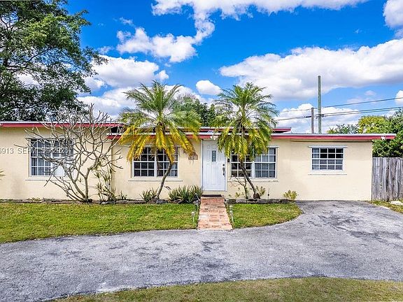 3rd image of 6101 Flagler St