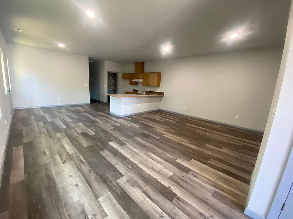1st image of 208 W Yakima Ave #1