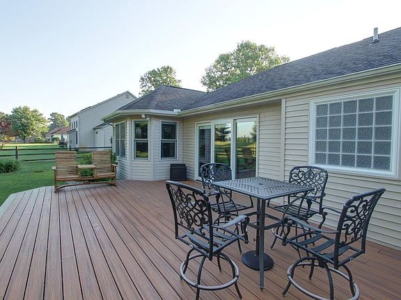 5th image of 53377 Pine Brook Dr