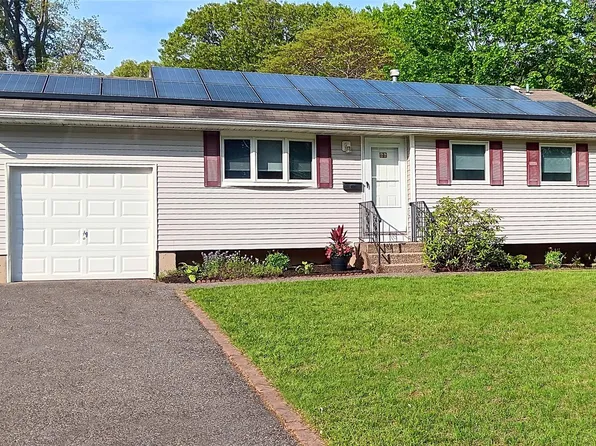 66 Fawn Court, South Setauket, NY 11720