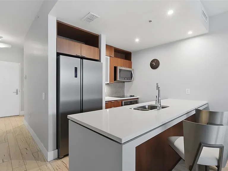 111 N 12th St #1310 — Photo 6