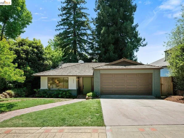 171 Sandringham Rd, Piedmont, CA 94611