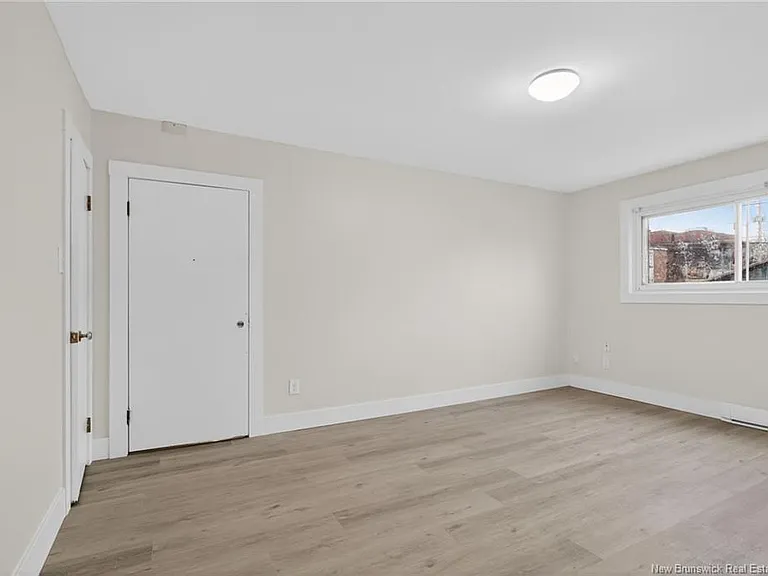 235 Reade St #4 — Photo 8