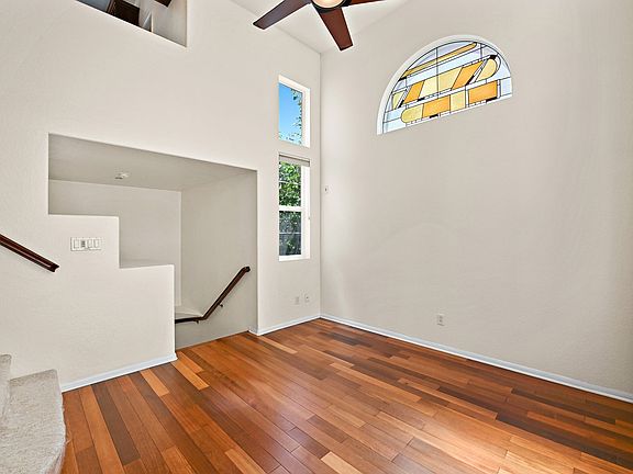 4th image of 2652 Villas Way