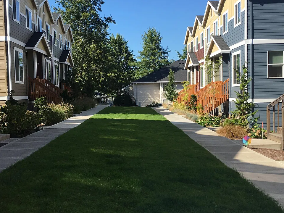 Grassy Front common area