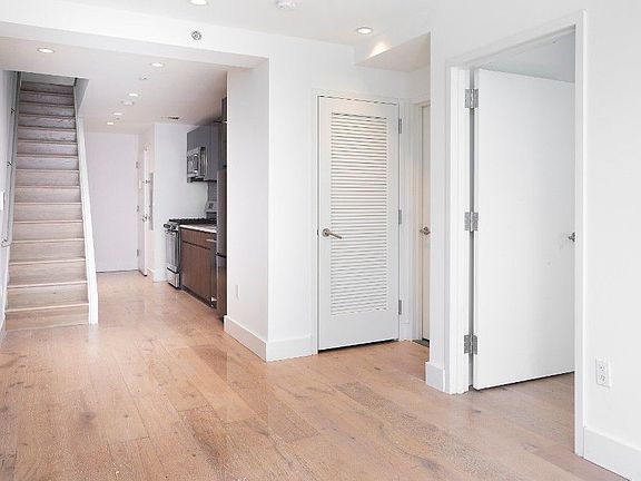 3rd image of 69 E 125th St #6A126