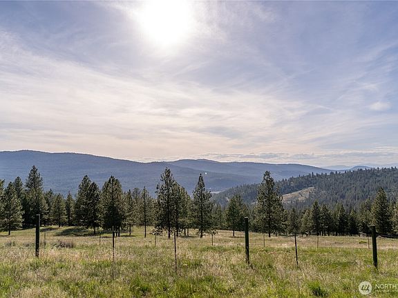 4th image of 21 Deer Ridge Road