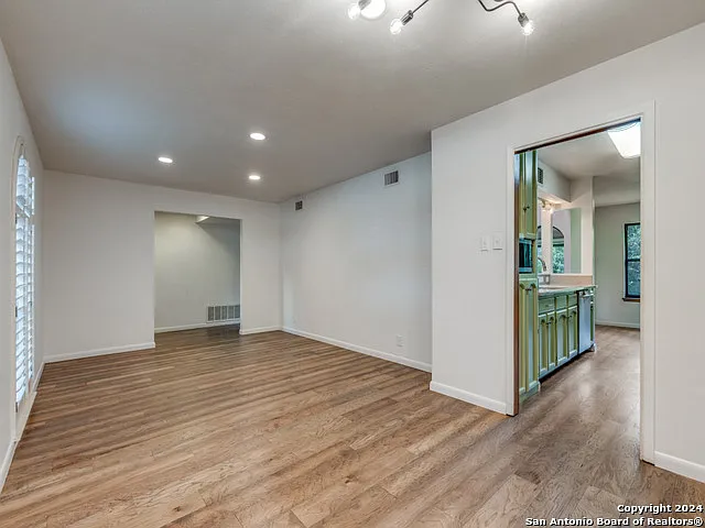 2702 Roundleaf Ct — Photo 3