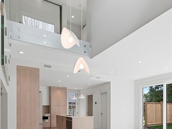 4th image of 920 Island Rd #1