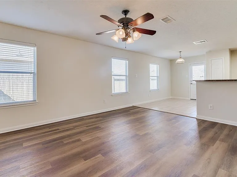 26918 Graybill Ct — Photo 6