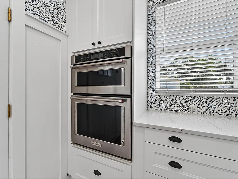 1839 Saint George Dr — Photo 16