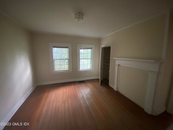 3rd image of 237 Pemberwick Rd
