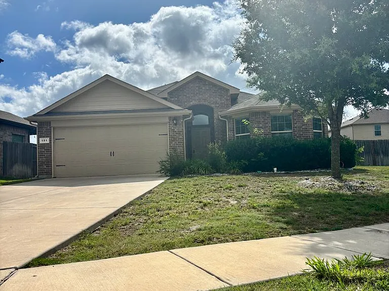 151 Creekview Dr — Photo 2