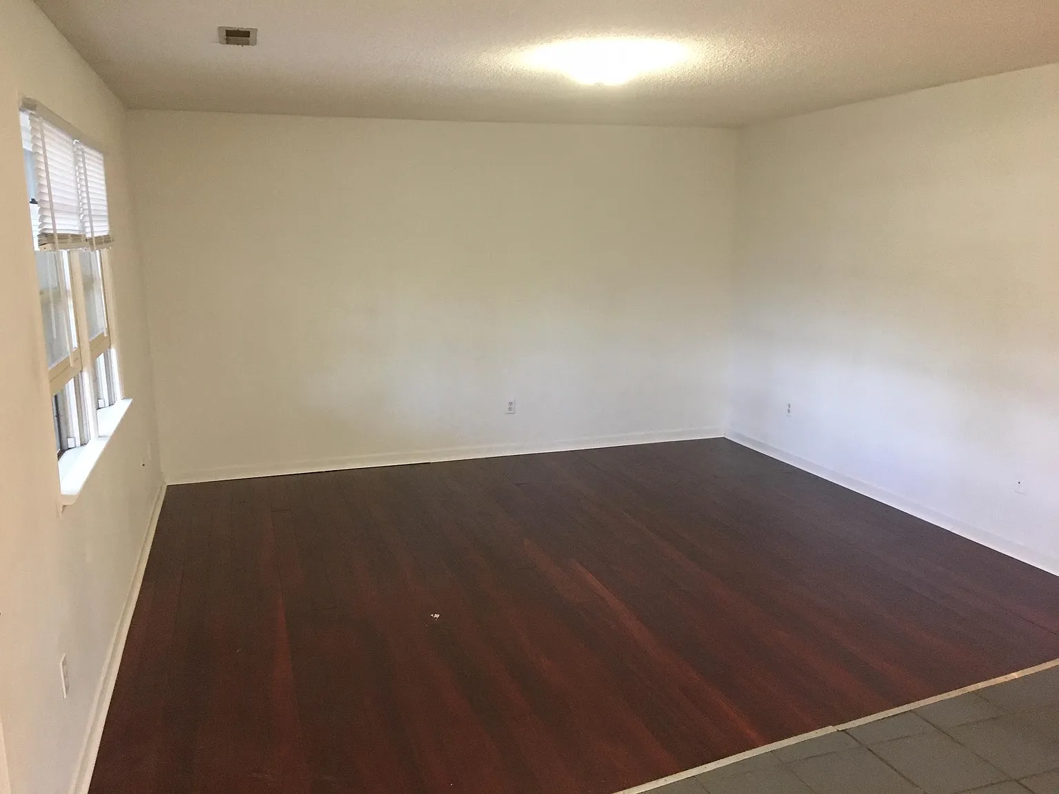 307 E Rogers St — Photo 4