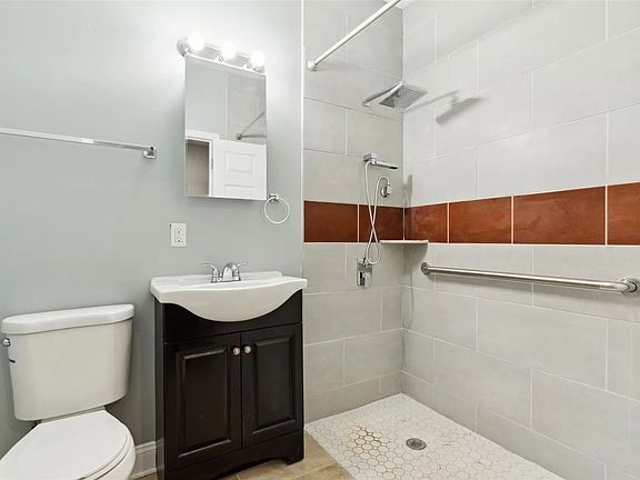 2nd image of 1855 N 19th St Unit 2