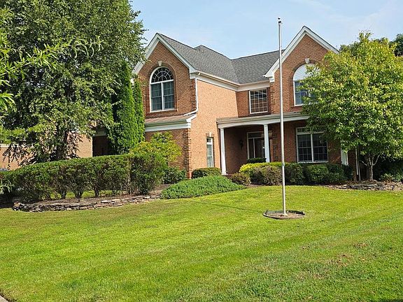 2nd image of 4204 Rolling Paddock Dr