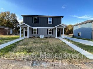 21 Moore St, Mauldin, SC 29662
