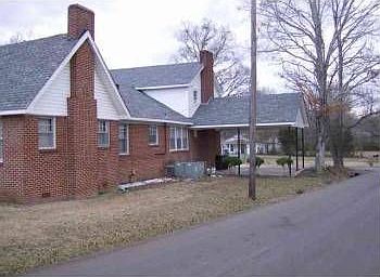 2nd image of 10 Sugarmaple Ave
