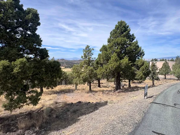 236 & 237 Stone Crest Dr, Weed, CA 96094