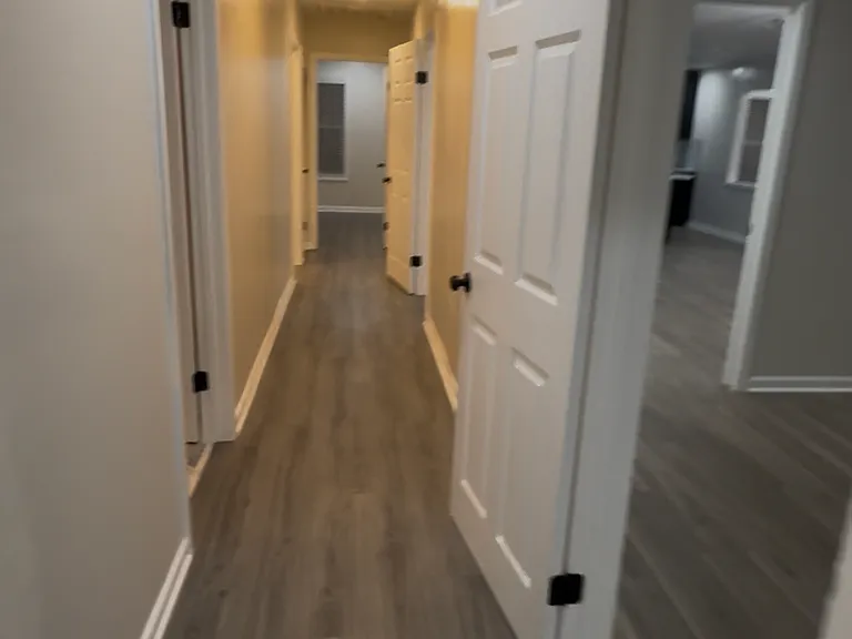 308 W Hale St — Photo 11
