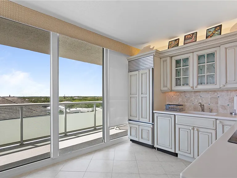 3554 Ocean Drive 703S #604S — Photo 8