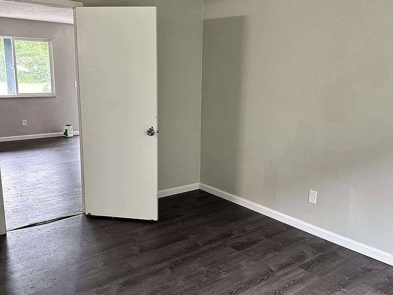 2628 Eastview Dr #16 — Photo 3