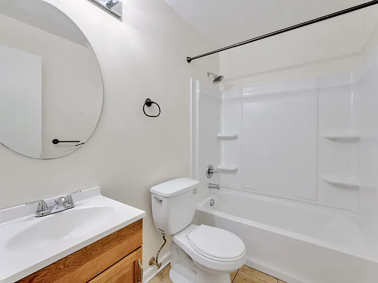 1132 Clear Springs Rd — Photo 17