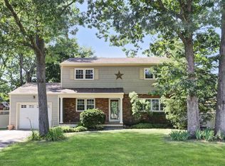 38 Silver Ridge Dr, Toms River, NJ 08755